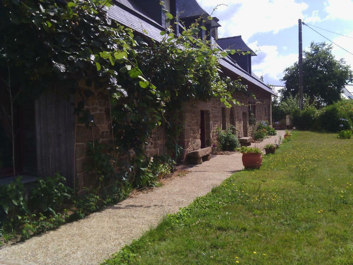 La Roche Bed & Breakfast Saint-Etienne-en-Cogles Екстериор снимка
