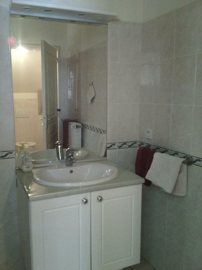 La Roche Bed & Breakfast Saint-Etienne-en-Cogles Екстериор снимка