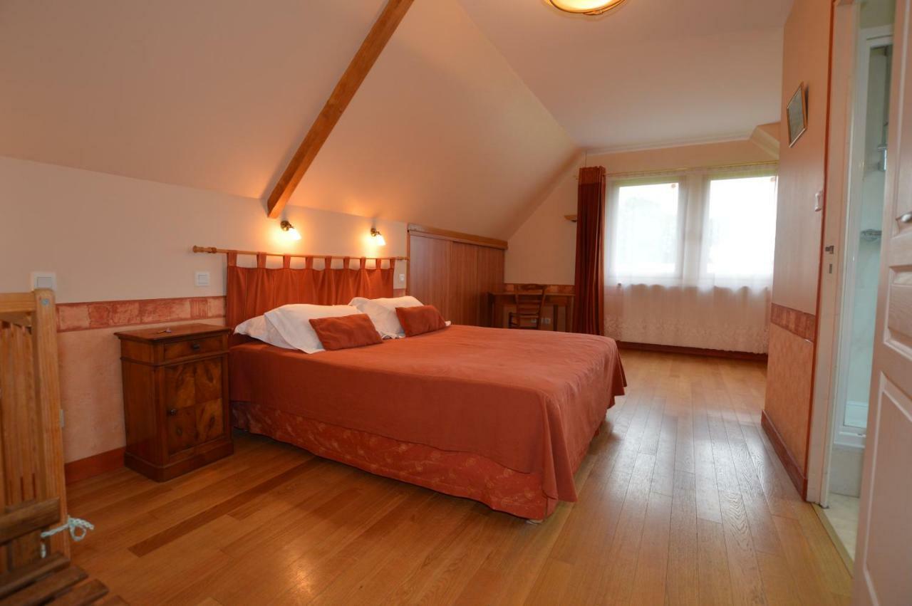 La Roche Bed & Breakfast Saint-Etienne-en-Cogles Екстериор снимка